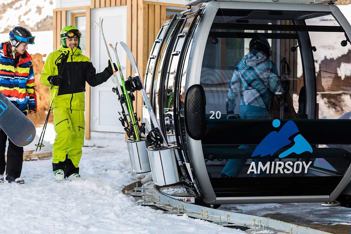 amirsoy ski lodge ski lift