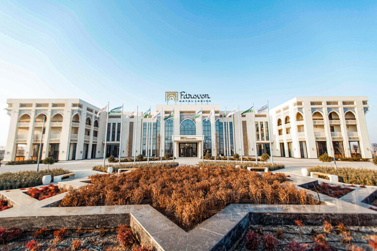 Swellegant Stays – Hotel Farovon