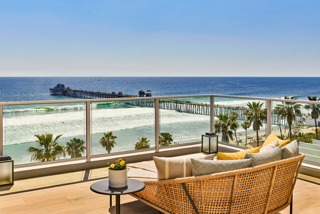 SANDO-Grand-Estate-Balcony-Pier-View